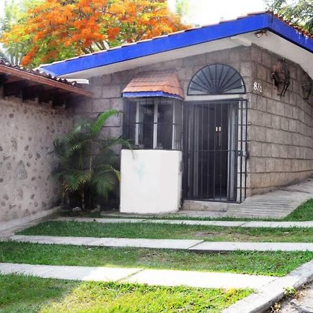 Апартаменты Departamento En Lomas De Cuernavaca Con Aire Acond Темиско Экстерьер фото